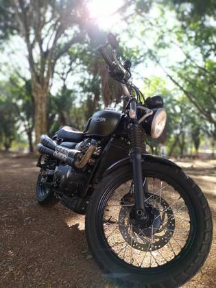 TRIUMPH STREET SCRAMBLER TRIUMPH STREET SCRAMBLER